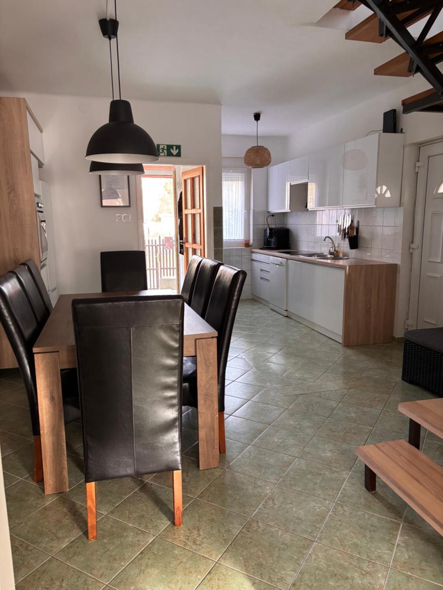 Veronika Lux Apartman Hajduszoboszlo Bagian luar foto